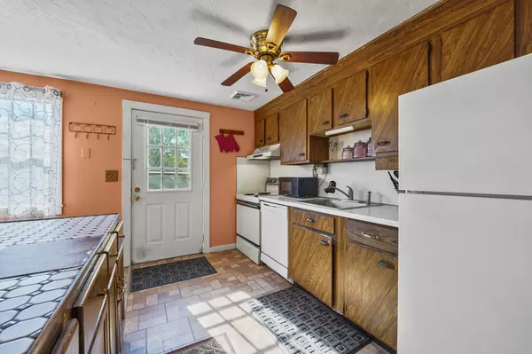 South Yarmouth, MA 02664,844 Route 28 #APT 1C