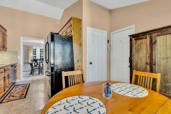 Centerville, MA 02632,175 Old Post Road