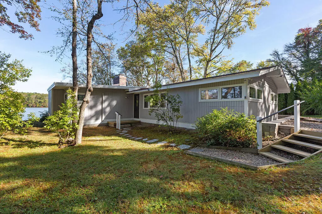 Mashpee, MA 02649,35 Santuit Lane