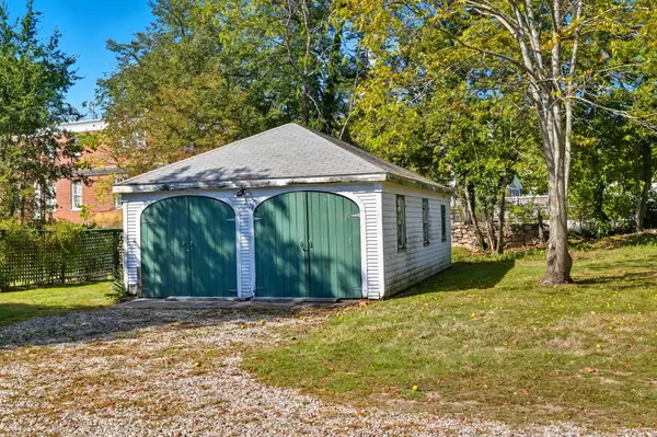 Falmouth, MA 02540,98 Main Street #UNIT 1