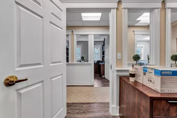 Osterville, MA 02655,804 Main Street