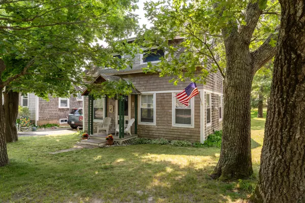 Oak Bluffs, MA 02557,50 Canonicus Avenue