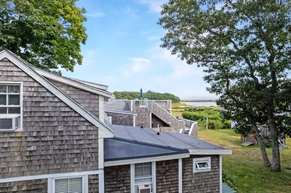 Oak Bluffs, MA 02557,50 Canonicus Avenue