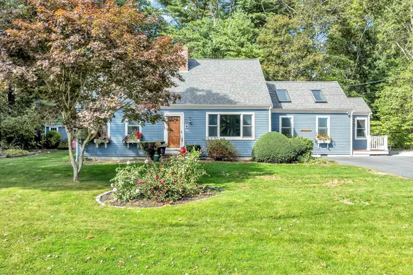 80 Curlew Way, Cotuit, MA 02635