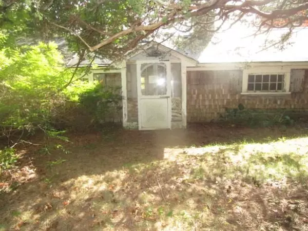 Buzzards Bay, MA 02532,41 Lewis Point Road