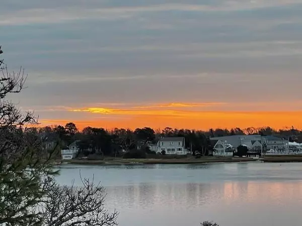 29 Bass River Road, South Yarmouth, MA 02664