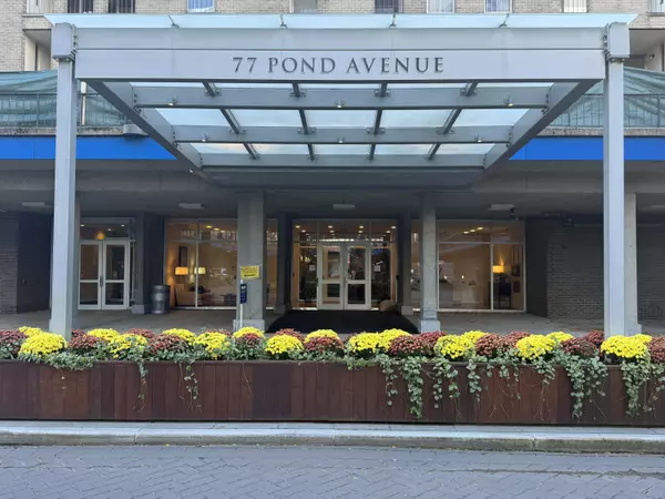 77 pond Avenue #1103, Chestnut Hill, MA 02467