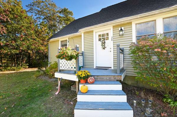 28 Plum Hollow Road, East Falmouth, MA 02536
