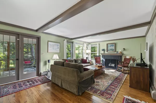 Falmouth, MA 02540,9 Strawberry Hill Road