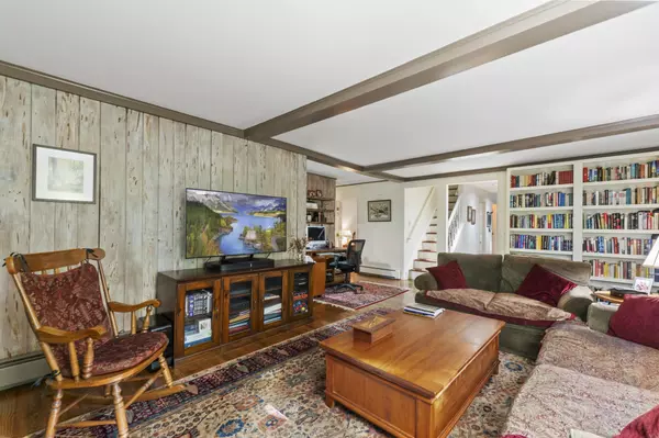 Falmouth, MA 02540,9 Strawberry Hill Road