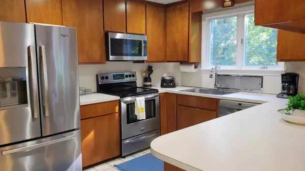 Falmouth, MA 02540,5 Redgate Lane