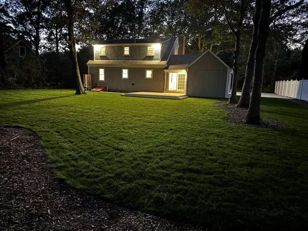 East Sandwich, MA 02537,186 Quaker Meeting House Road