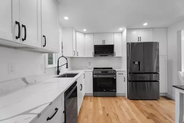 Teaticket, MA 02536,9 Theroux Drive