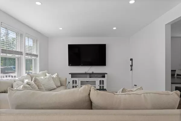 Teaticket, MA 02536,9 Theroux Drive