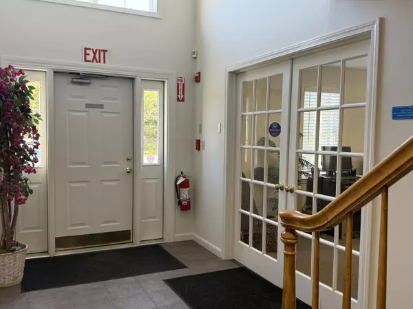 Mashpee, MA 02649,11 Cape Drive #2