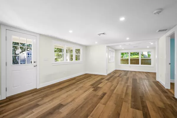 West Yarmouth, MA 02673,14 Brewster Road