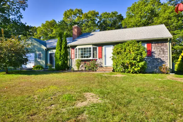 35 Captain Percival Road, South Yarmouth, MA 02664