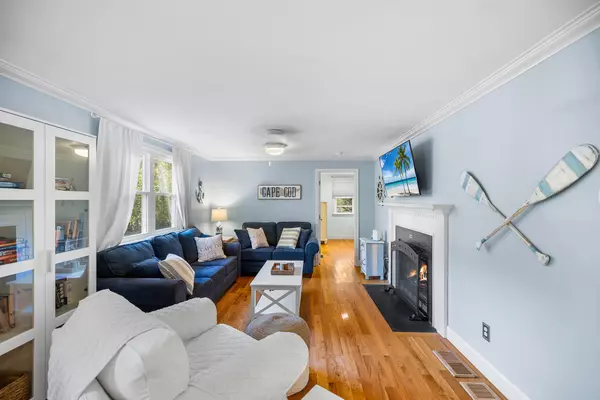 Mashpee, MA 02649,18 Katian Way