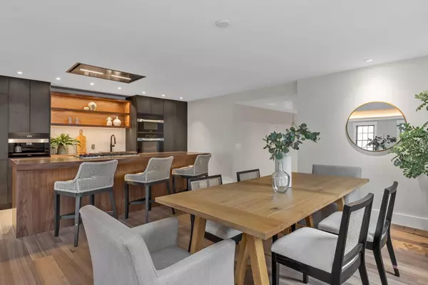 Provincetown, MA 02657,404 Commercial Street #1