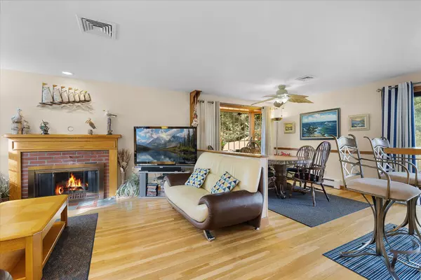 Harwich, MA 02645,76 Williamsburg Avenue