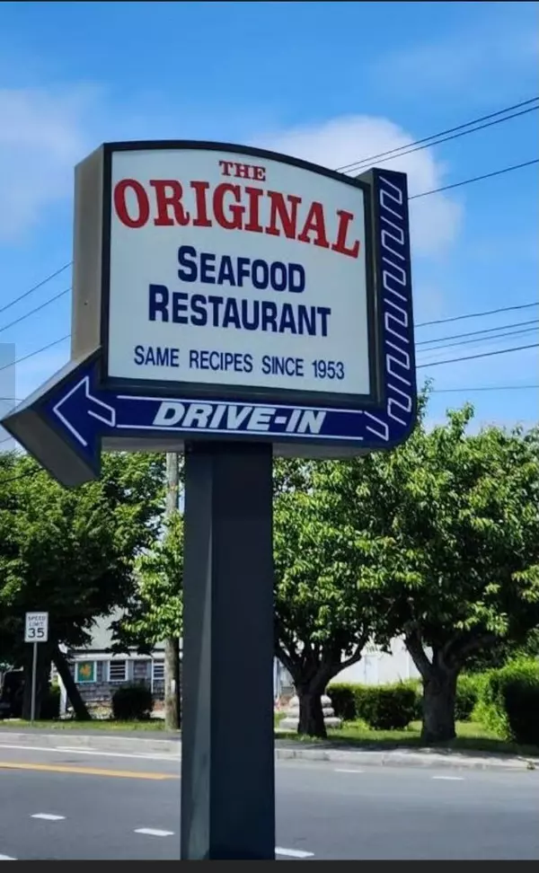 527 Main Street, Dennis Port, MA 02639