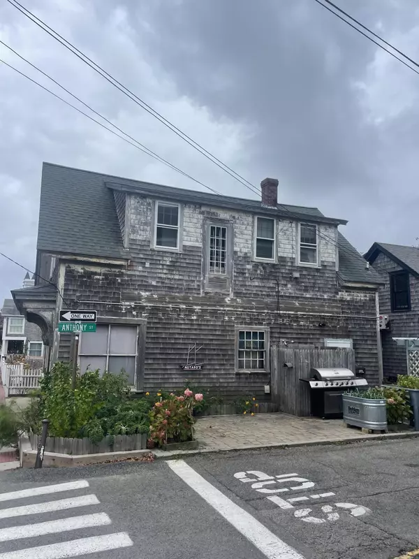 Provincetown, MA 02657,512 Commercial Street