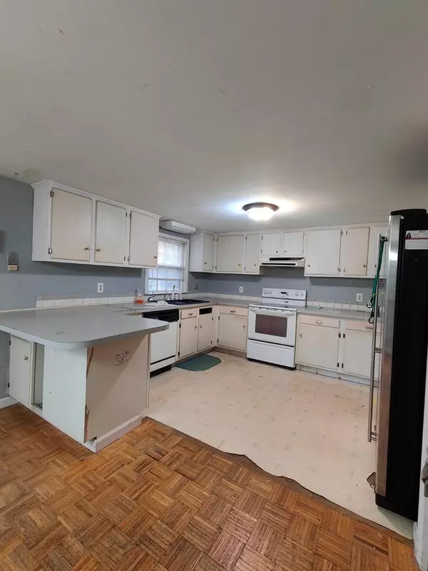 South Yarmouth, MA 02664,49 Captain Besse Road