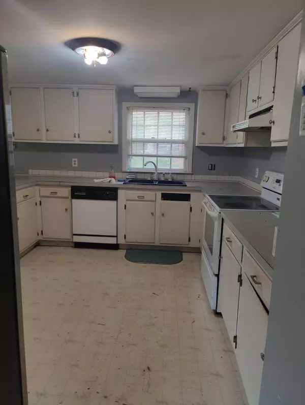 South Yarmouth, MA 02664,49 Captain Besse Road