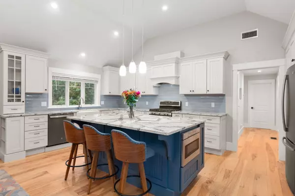 East Sandwich, MA 02537,4 Wing Boulevard