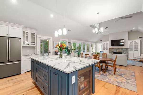 East Sandwich, MA 02537,4 Wing Boulevard