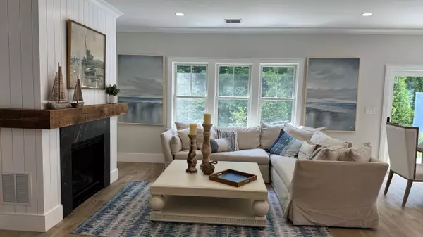 Falmouth, MA 02540,4 Josiah Path Path