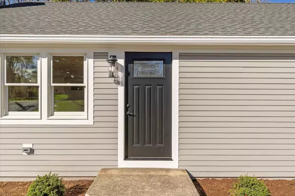 Orleans, MA 02653,4 Pond Road