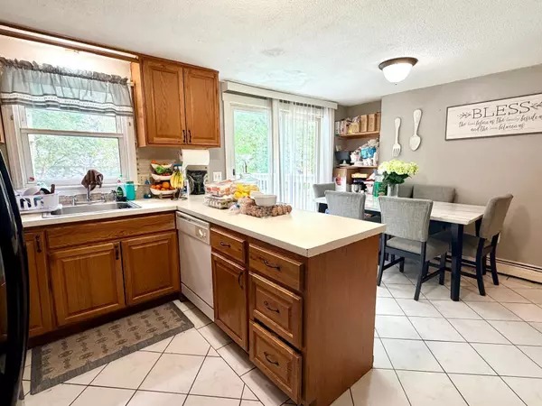 Hyannis, MA 02601,86 Arrowhead Drive