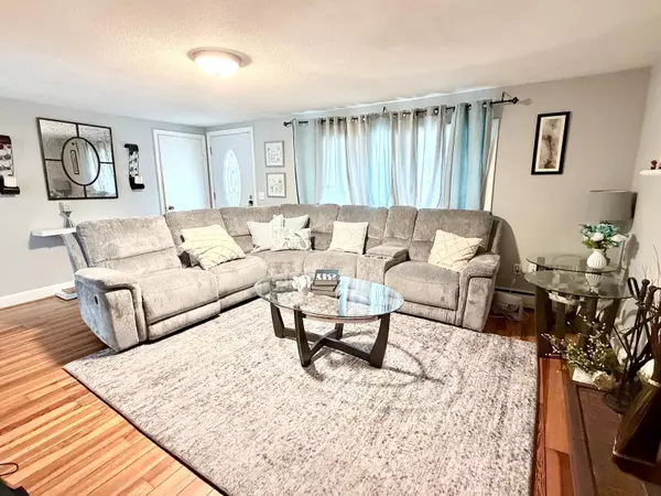 Hyannis, MA 02601,86 Arrowhead Drive