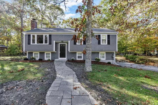 Sandwich, MA 02563,13 Meredith Road Road