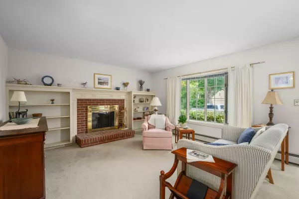 Hyannis, MA 02601,43 Statice Lane