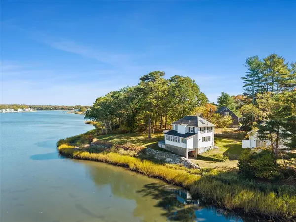 Wareham, MA 02571,6 Allen Avenue