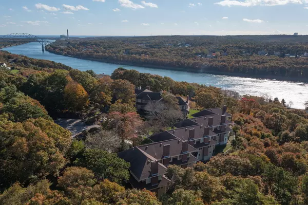 Buzzards Bay, MA 02532,2 Dogwood Road #UNIT 2