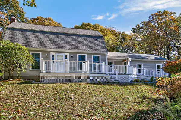 7 Pilgrim Path, West Falmouth, MA 02540
