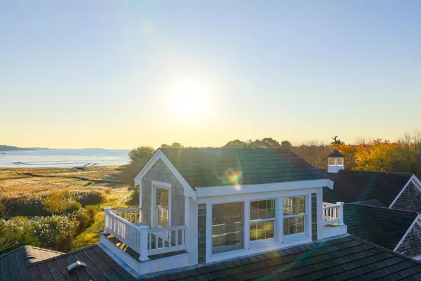 Duxbury, MA 02332,735 Bay Road