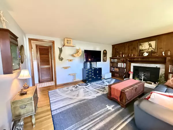 West Yarmouth, MA 02673,23 Circuit Road