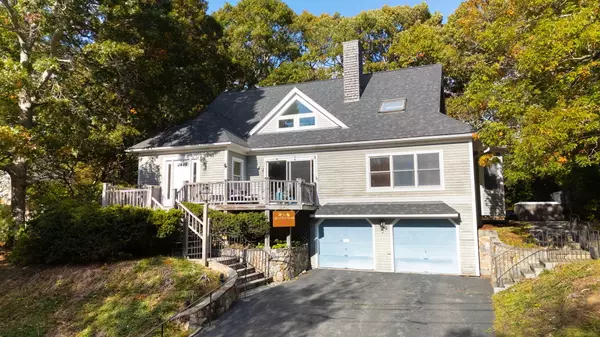 37 Rydal Mount Drive, Falmouth, MA 02540
