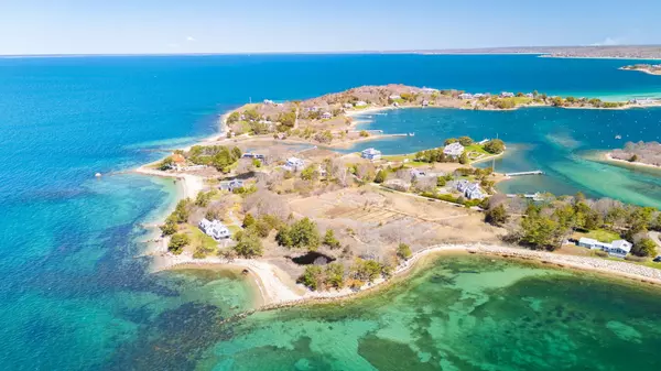 Woods Hole, MA 02543,169 Penzance Road