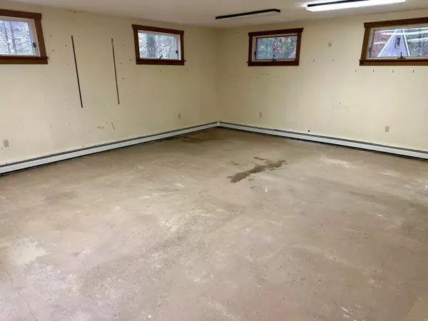 Teaticket, MA 02536,3 Viber Lane