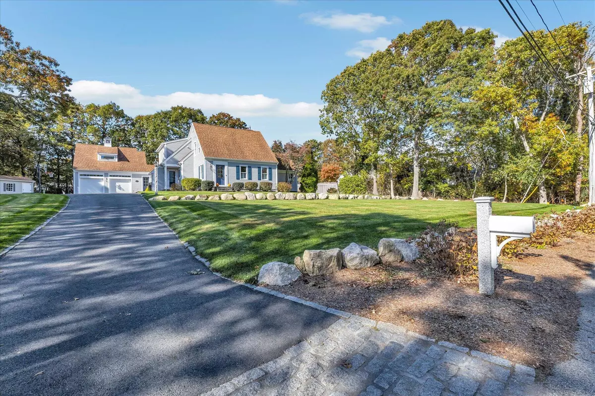 North Falmouth, MA 02556,14 Ryder Road