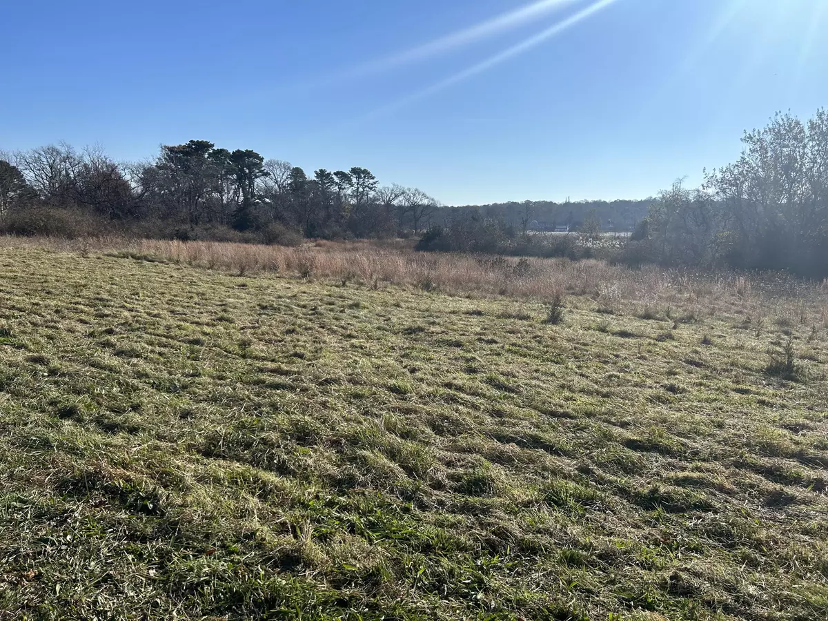 East Dennis, MA 02641,153 Sesuit Neck Road