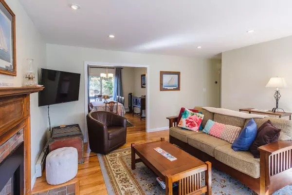 Woods Hole, MA 02543,2 Huettner Road