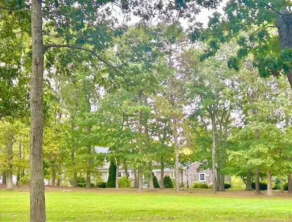 Yarmouth Port, MA 02675,43 Canterbury Road