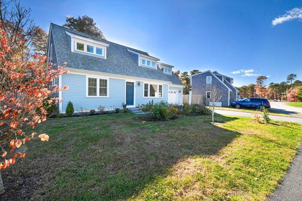 12 Beach Plum Path, Hatchville, MA 02536