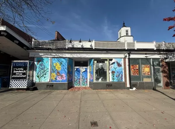 426 Main St. Street, Hyannis, MA 02601